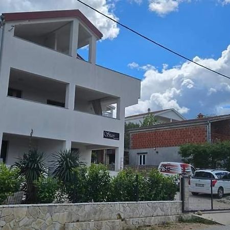 Appartamento Stars Gornji Karin Esterno foto