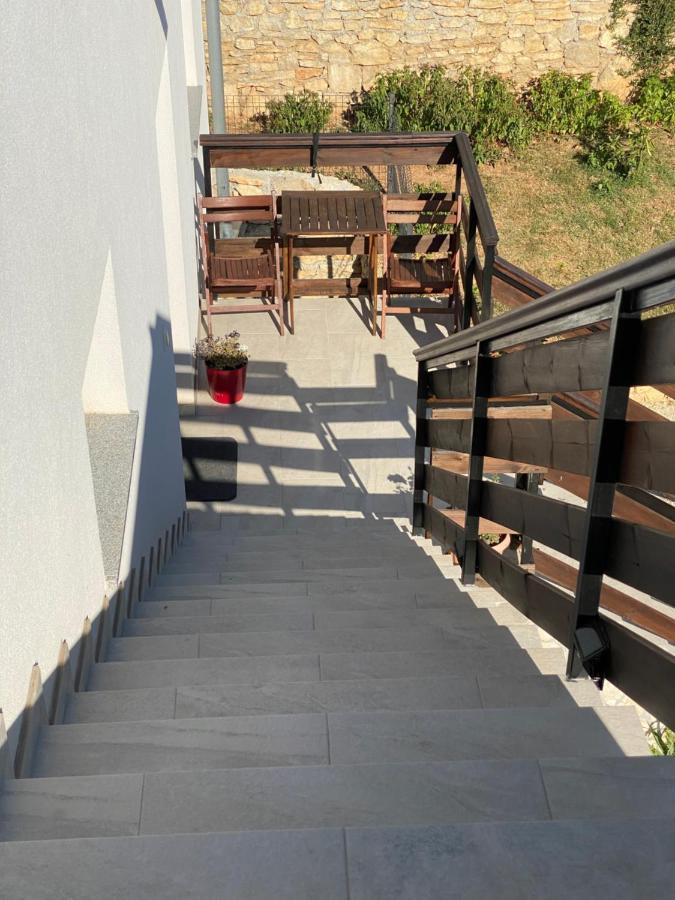 Appartamento Stars Gornji Karin Esterno foto